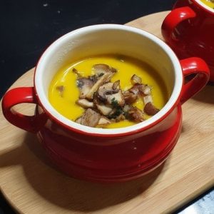 Crème de légumes et cèpes poêlés